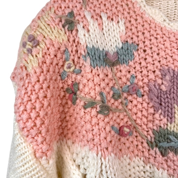 East West | Vintage Floral Cable Knit Sweater | L | Cottagecore | Embroidered - Picture 12 of 15
